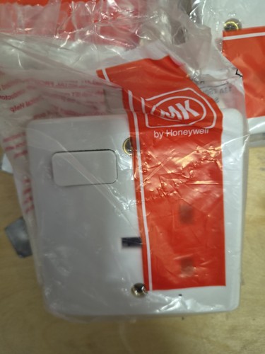 K2757whi white socket - mk,