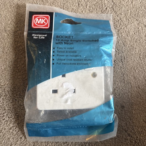 Amp switched socket - amp, 1