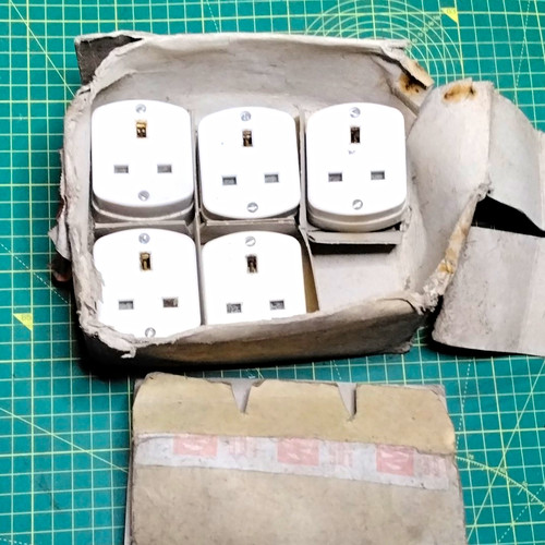 727 13a 250v - ivory, bakelite
