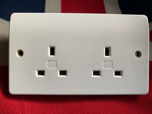 Double socket unswitched - socket,