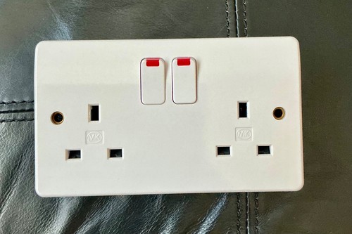 Gang amp socket with - 2,
